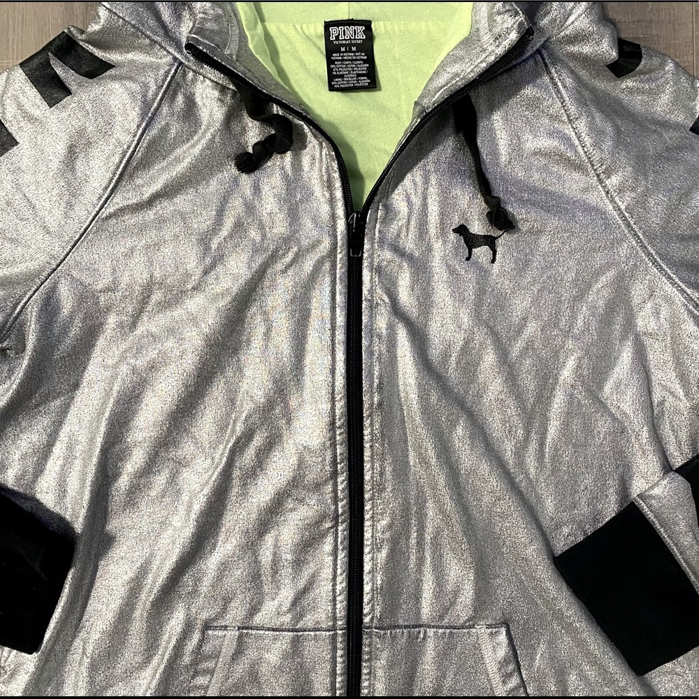 VICTORIA’S SECRET PINK Beautiful metallic hooded jacket. 💕 - Picture 4 of 7